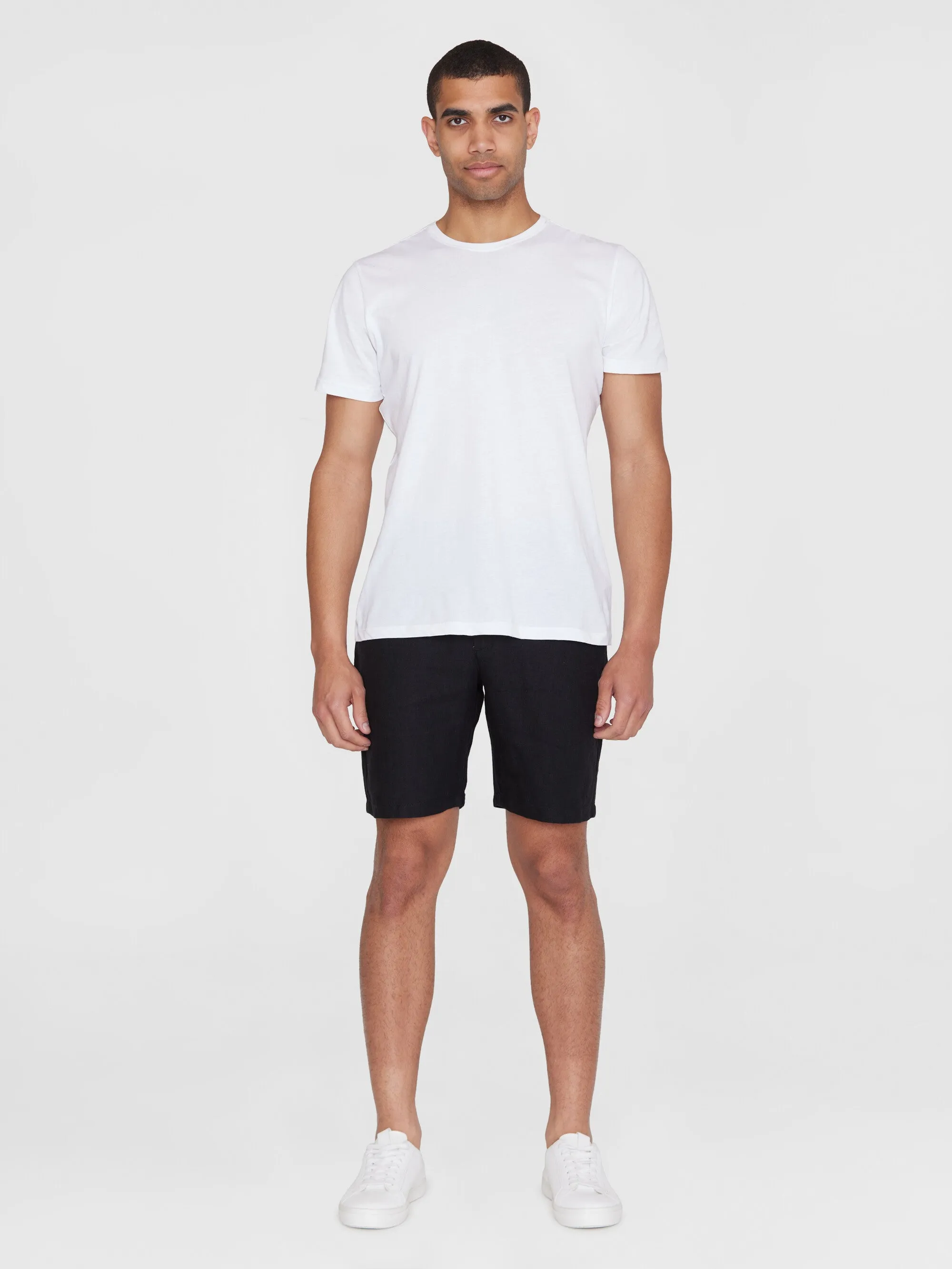CHUCK regular linen shorts - GOTS/Vegan - Black Jet Knowledge Cotton