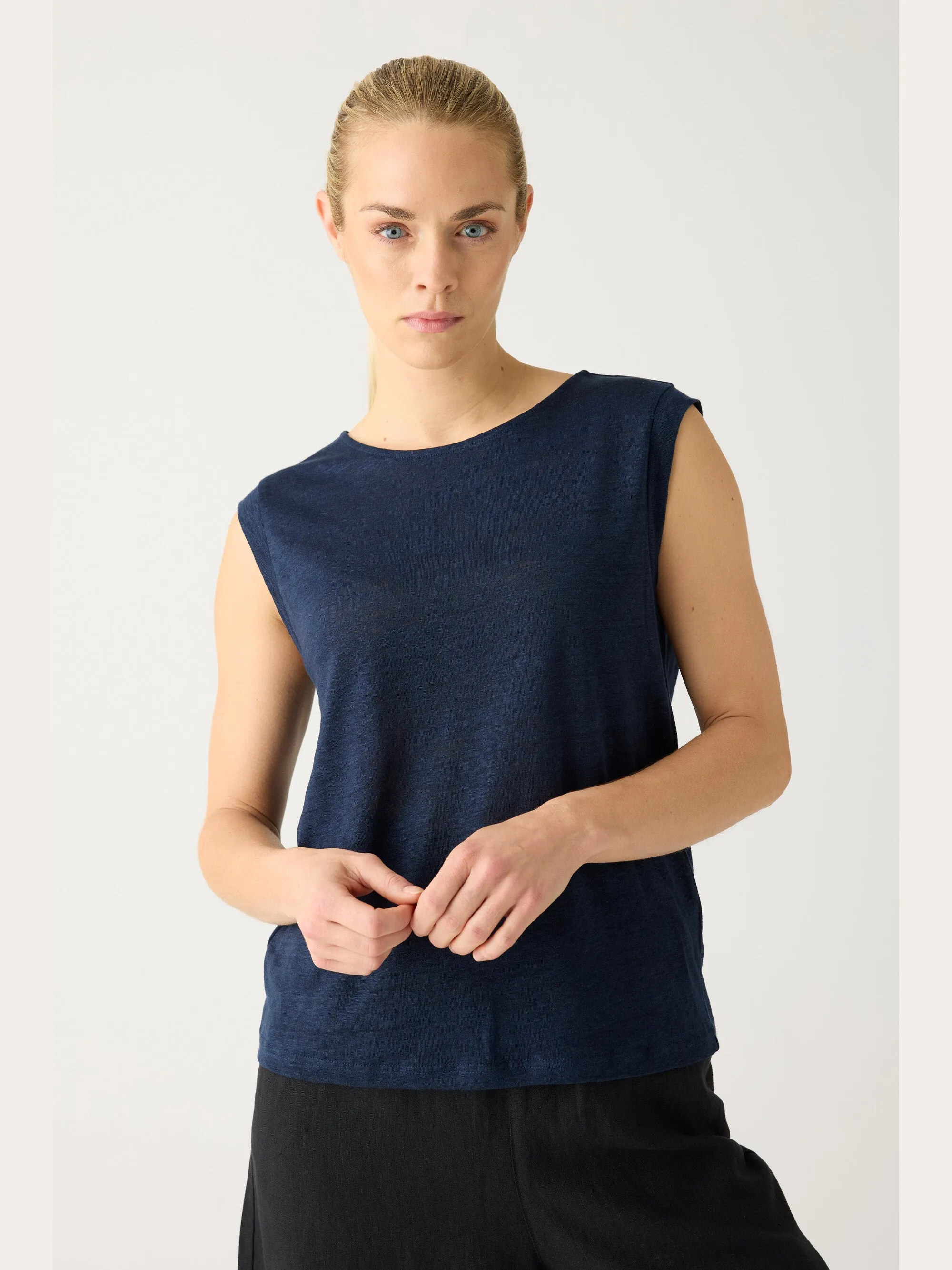 Loose fold up linen t-shirt - Total Eclipse Knowledge Cotton