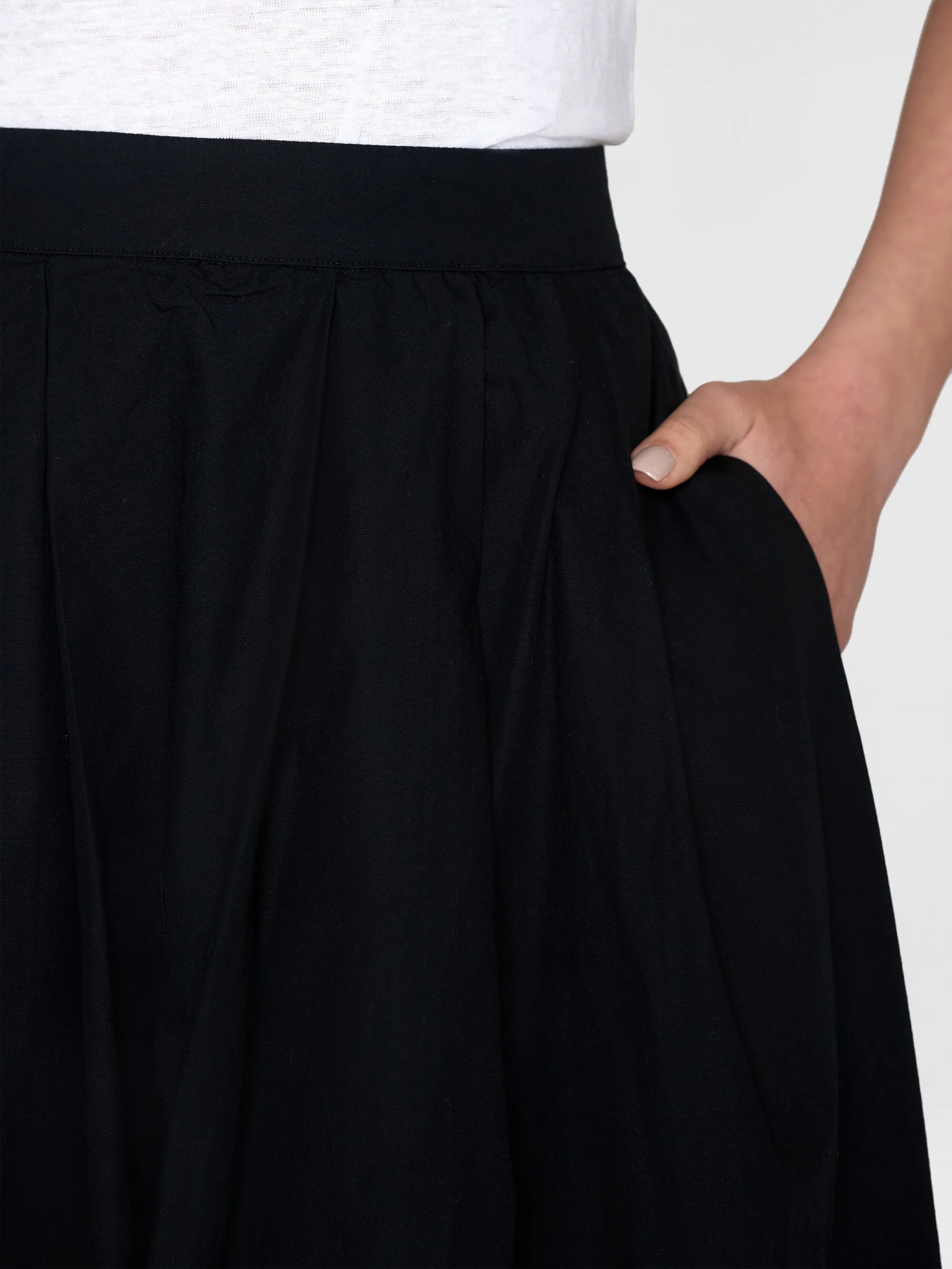 Poplin pleated mid-length skirt - Black Jet Knowledge Cotton