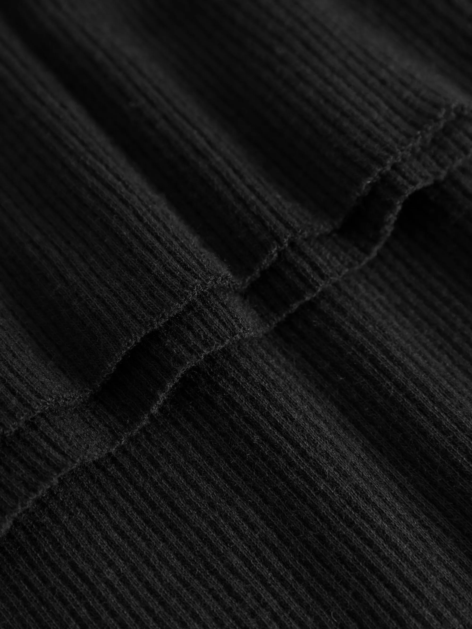 Rib Scoop neck long sleeved - Black Jet Knowledge Cotton